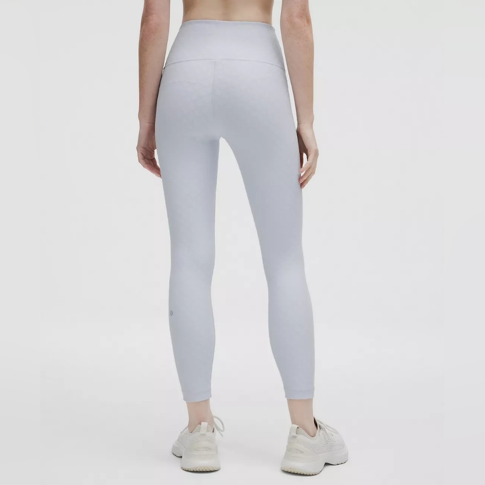NWT Lululemon Athletica 3D Jacquard Diamond Train HighRise 25" SIZE10 Blue W/bag - Picture 6 of 11